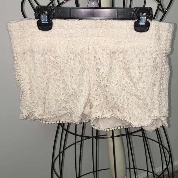 Tinseltown Pants - Tinseltown crochet shorts